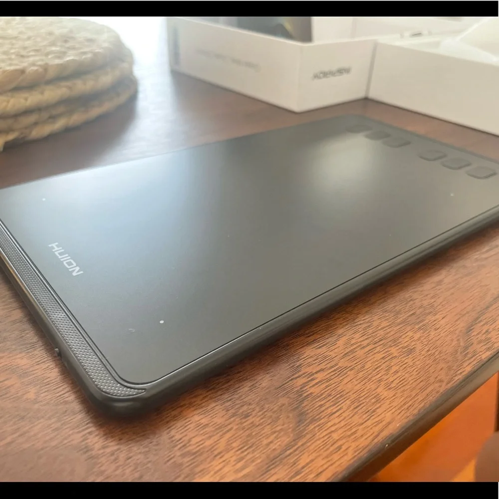 Huion Inspiroy H640p graphic drawing tablet with battery free stylus